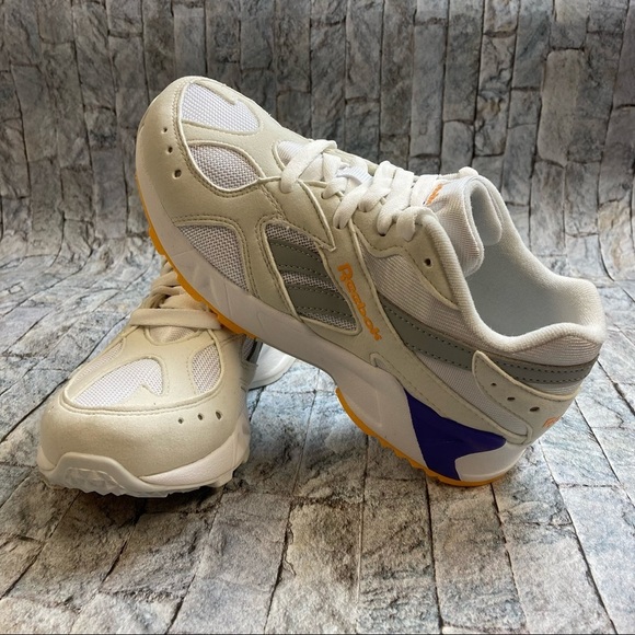 Reebok Classic Aztrek Athletic Shoe -  size 4.5 - Picture 8 of 12
